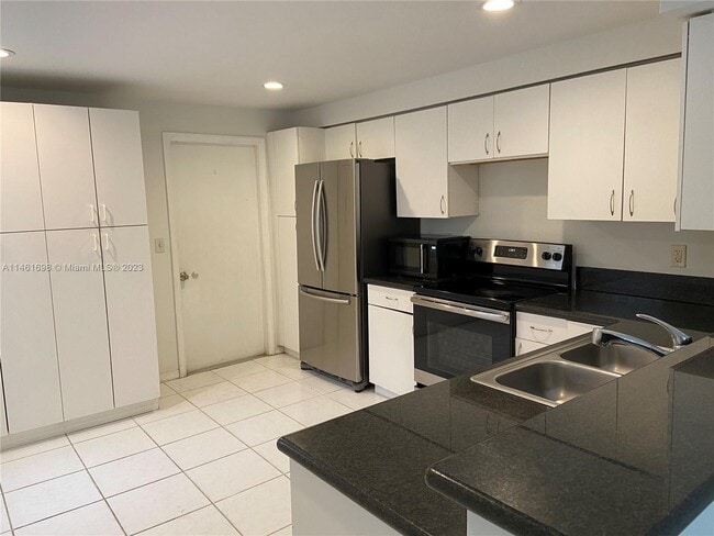 Building Photo - 1417 Barcelona Way
