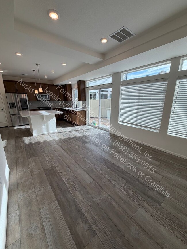 Building Photo - 1056 Highlands Dr