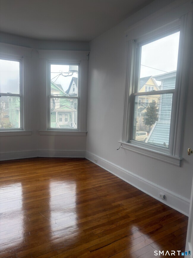 Foto del edificio - 831-833-833 William St