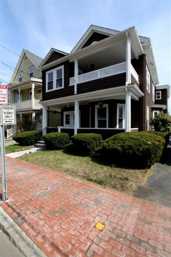 Primary Photo - 10 Meacham Rd