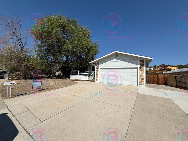 Foto del edificio - 1/2 Month Free!! 3BR/2BA Single-Story with...