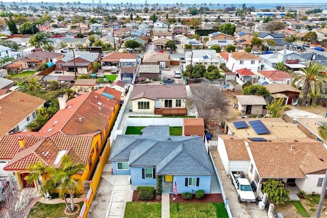 Foto del edificio - 1070 Jefferson Ave