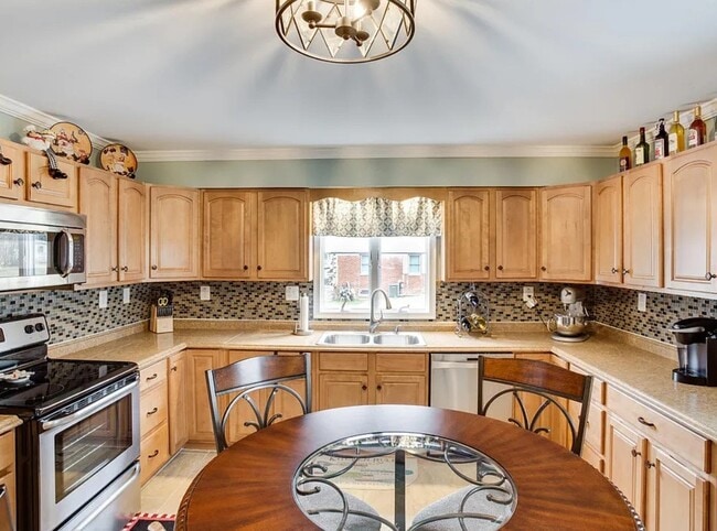 Photo - 735 Reckord Rd House