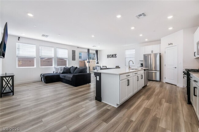 Foto del edificio - 670 Tranquil Bay Ct