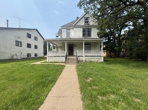 Building Photo - 611 5th Ave S