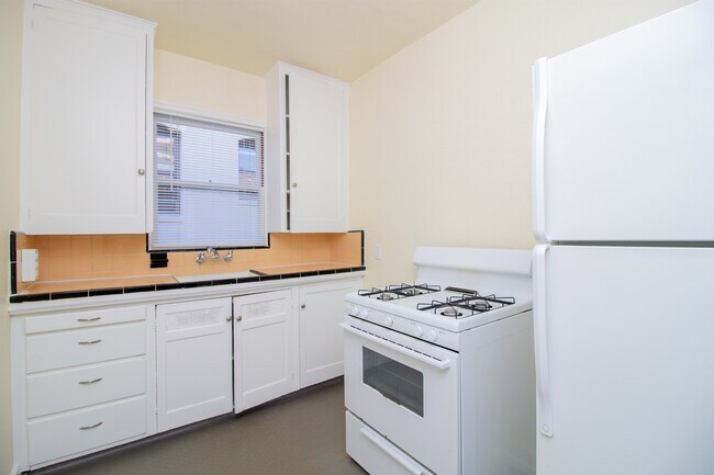 Kitchen - Gardner Court