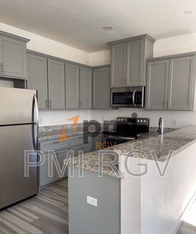 Foto del edificio - 808 W Carmel Ave