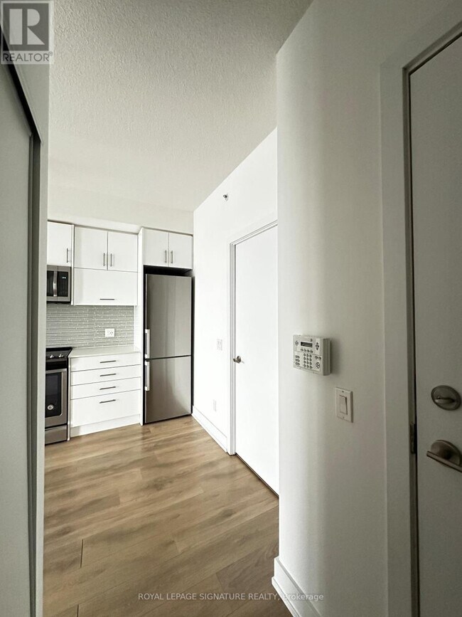 Photo du bâtiment - 128 Fairview Mall Dr