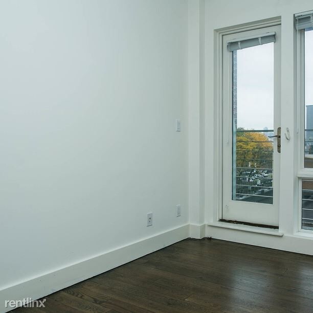 Foto del edificio - 49 Montrose Ave