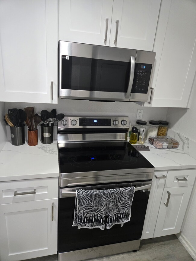 Foto del edificio - 9229 Village Glen Dr