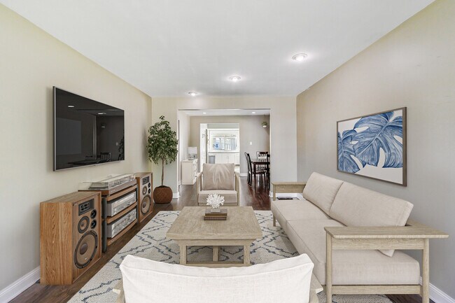 Foto del edificio - 7656 N Olcott Ave