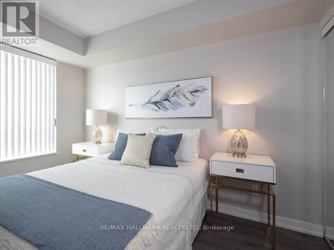 Building Photo - 5191 Dundas St W