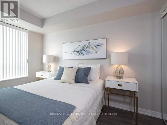 Photo du bâtiment - 5191 Dundas St W