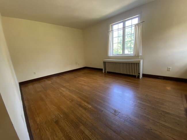 Building Photo - 14 Safe Harbor Village