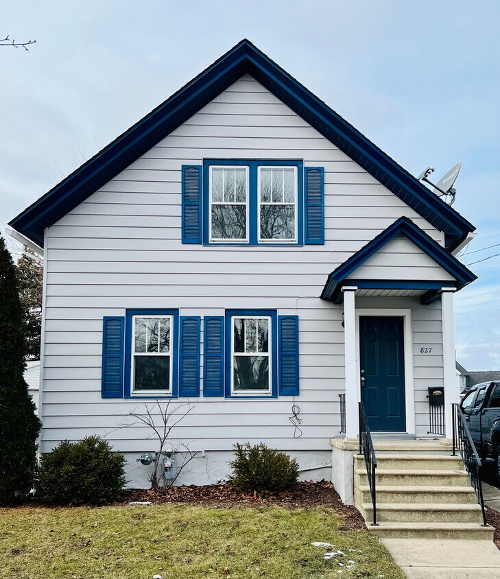 827 E Lake St, Aurora, IL 60506 House Rental in Aurora, IL