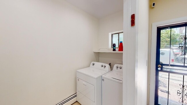 Foto del edificio - 135-35 82nd Ave