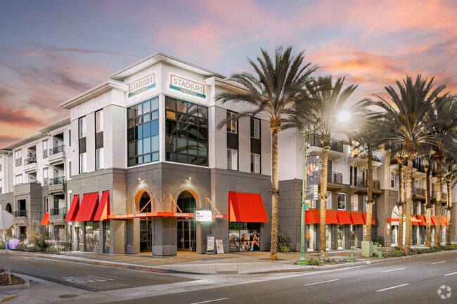 Building Photo - Stadium Lofts