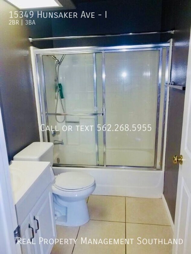 Foto del edificio - Two Masters for Lease in Paramount
