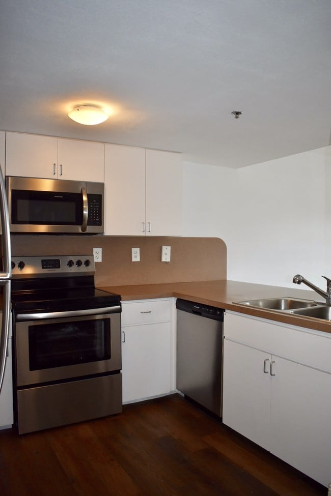 55 E 4th St Unit 303, Hialeah, FL 33010 Condo for Rent in Hialeah