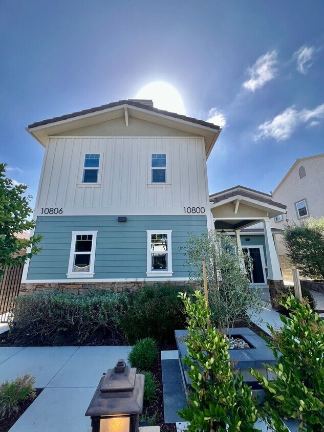 10800 Reagan St Unit 10800 Reagan St, Los Alamitos, CA 90720 Room for