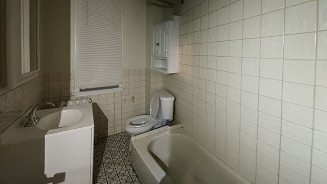 Building Photo - Modern 2 Bedroom Home for Rent in Upper Darby