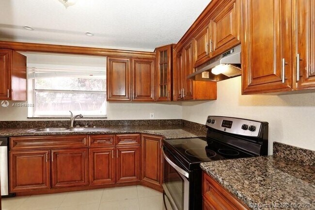 Foto del edificio - 11460 NW 40th Pl