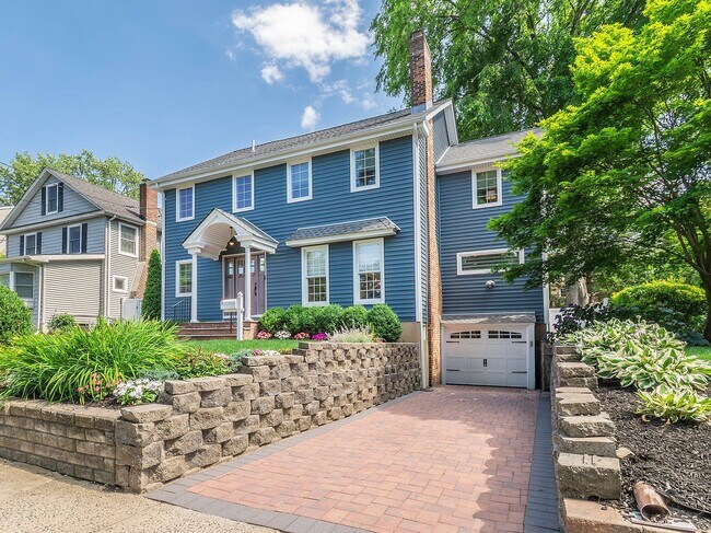 Photo - 60 Highland Ave (Port Washington, NY) House