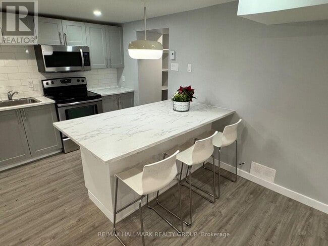 Building Photo - 15 Marier Ave