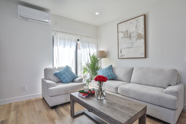 Photo - OPEH HOUSE SAT 04/25/26 3pm - 6 pm 

Beautiful, Fully Furnished 2BR w/ washer / dryer appliances