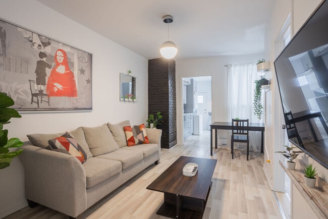 Building Photo - 1420 Rue Notre-Dame Ouest-SI ID1601928P