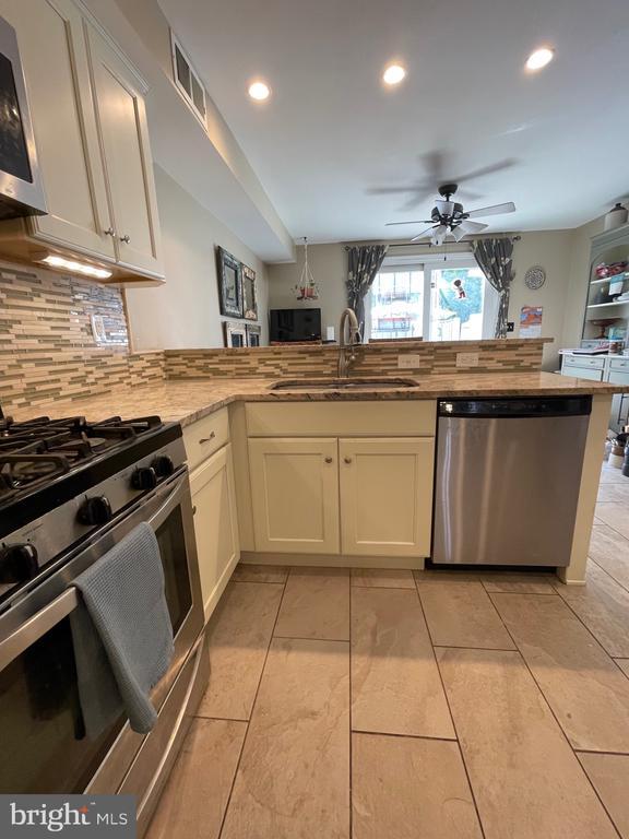 Building Photo - 243 G St SW