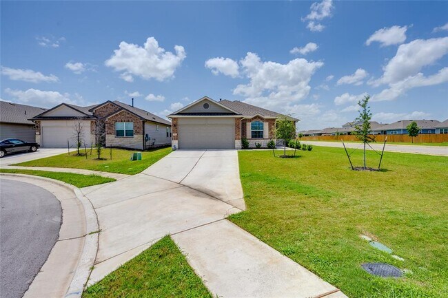 Building Photo - 102 Rainmaker Cv