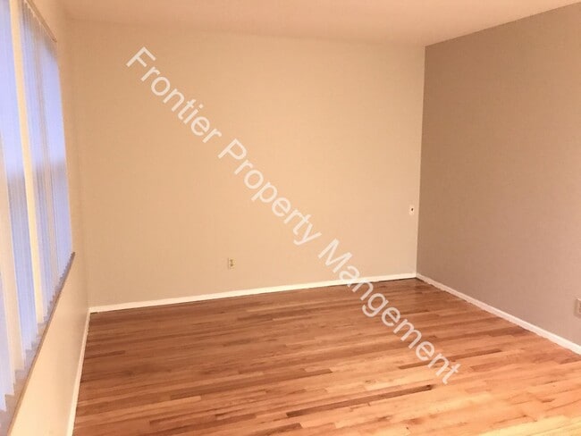 Building Photo - Coming Soon!! Quiet Affton 1bd/1ba Apartment!