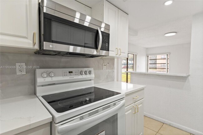 Building Photo - 17500 NW 68th Ave