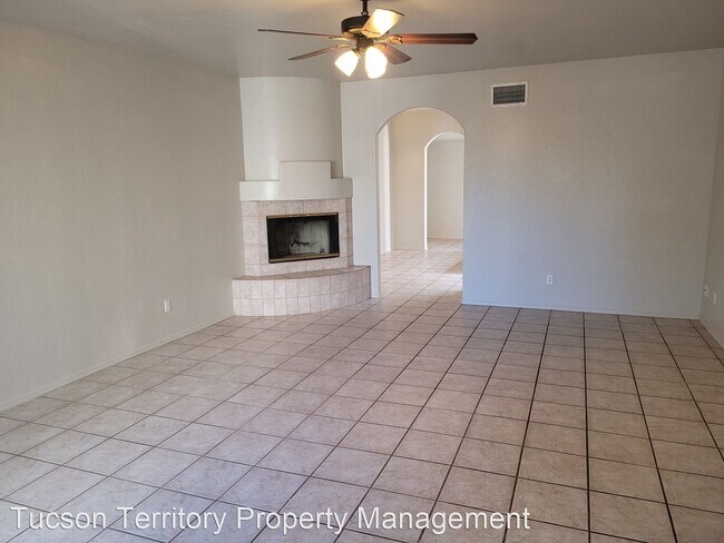 Building Photo - 2 br, 2 bath House - 536 E Savannah