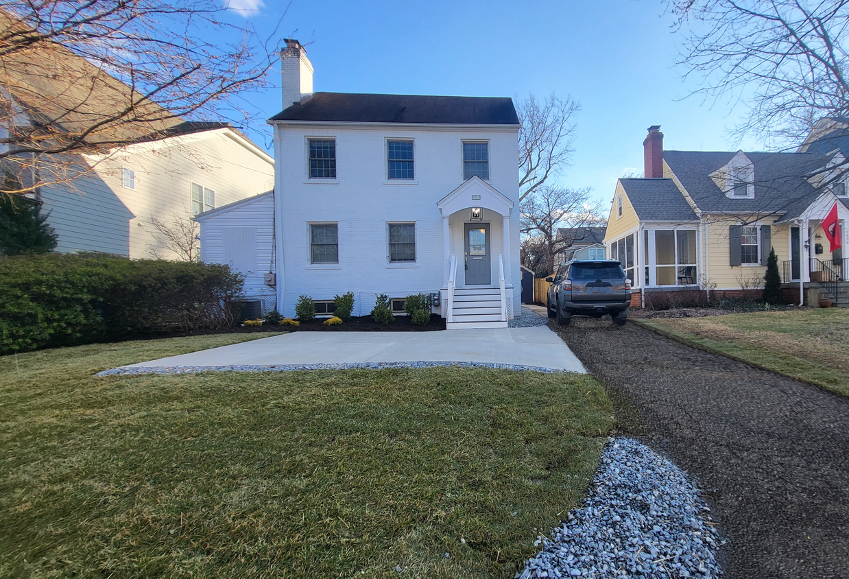 Exterior - 5604 Madison St