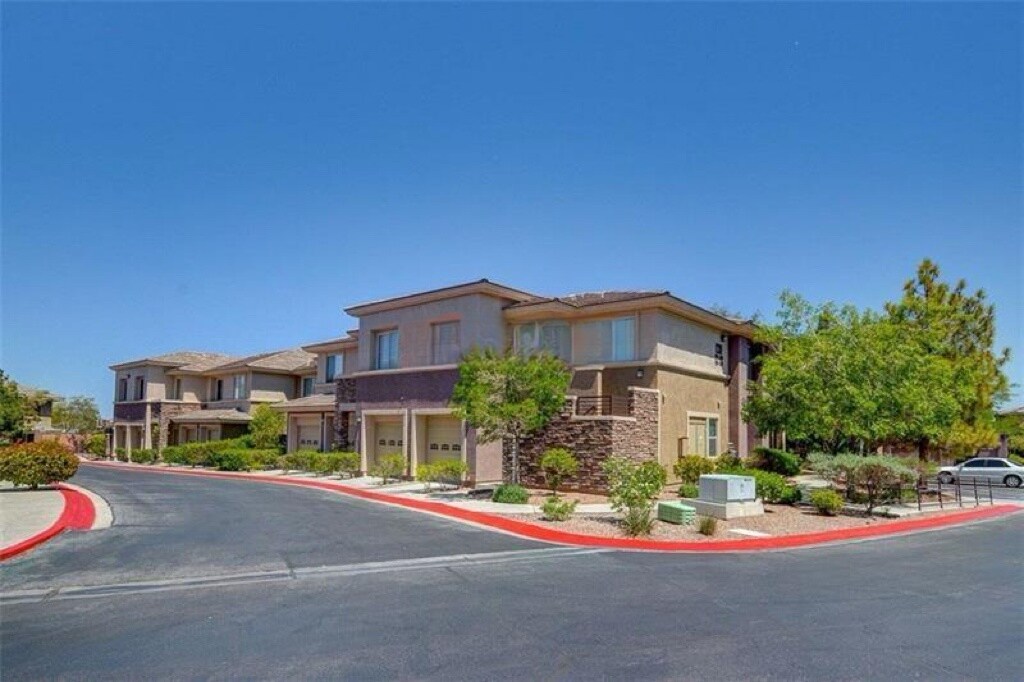 Foto principal - 720 Peachy Canyon Cir