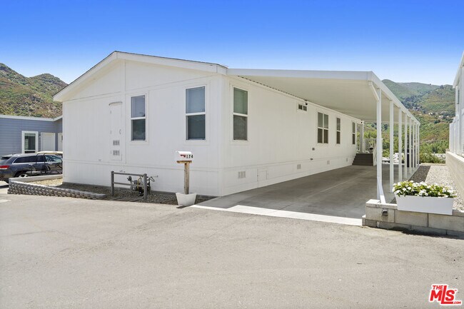 Foto del edificio - 30473 Mulholland Hwy