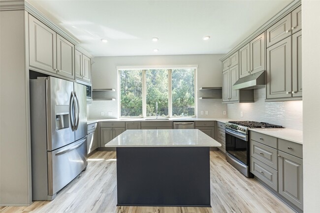 Building Photo - 2123 Rosewood Pnes Ln