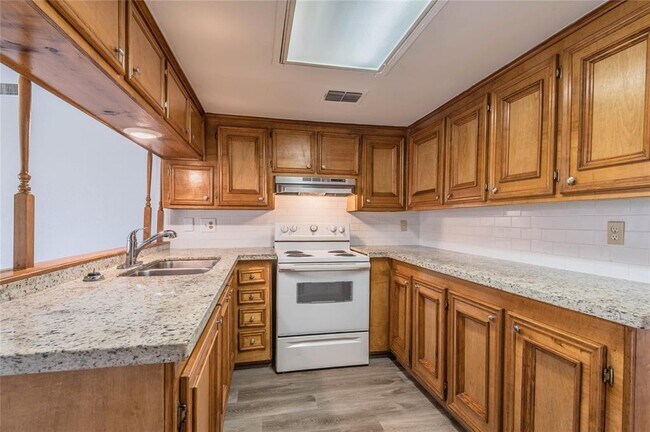 Building Photo - 13114 Berkwood Ct