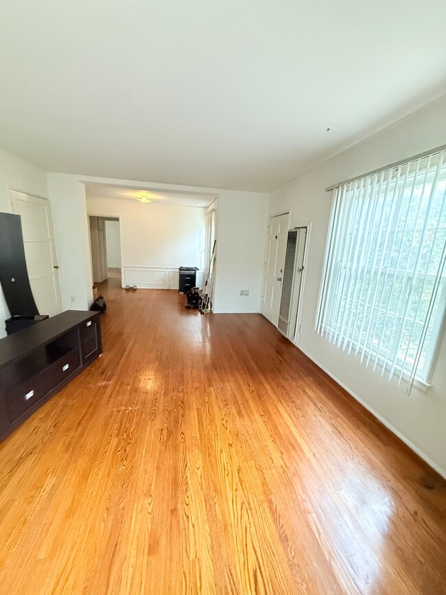 Living Room/Dining Room - 1775 Kelton Ave