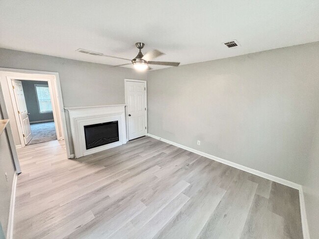 Foto del edificio - Updated and Charming 2BR/ 1 BA in Marietta!