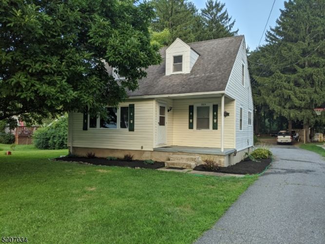 Primary Photo - 332 Willow Grove St