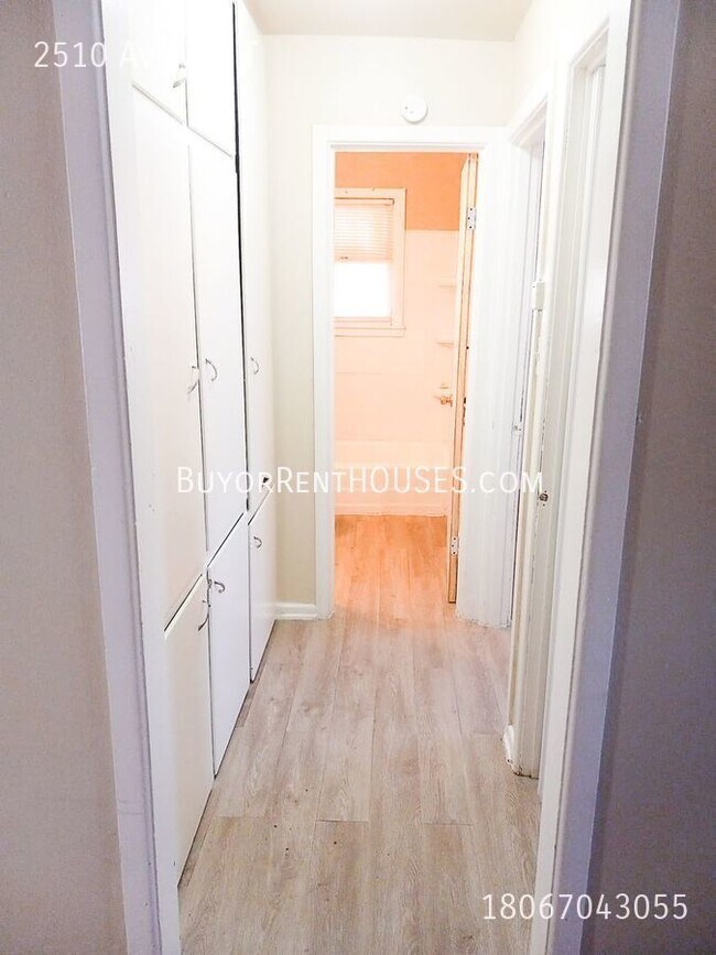 Foto del edificio - 50% deposit now and 50% later (SECTION 8 E...