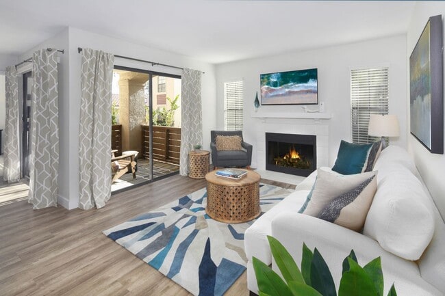 Interior Photo - Laguna Serrano Apartments