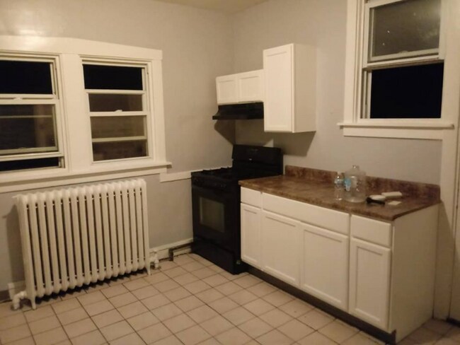 Building Photo - 5740 S Artesian Ave
