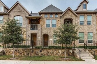 Building Photo - 6477 Naples Dr