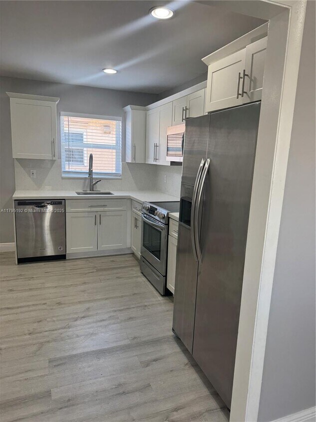 Foto principal - 2 bedroom in Hallandale FL 33009