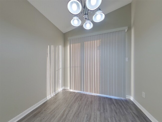 Foto del edificio - 3151 Kelling St