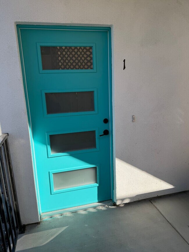 Foto del edificio - 3365 A St